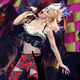 Illustration for article titled Gwen Stefani Shatters Her Mild iThe Voice/i Persona with Dynamite Live Set